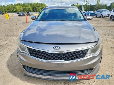 Piąte zdjęcie samochodu w środku: 2018 KIA OPTIMA LX VIN:5XXGT4L3XJG198427 - miniatura