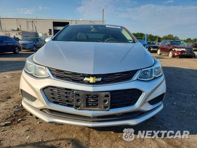 Piąte zdjęcie samochodu w środku: 2018 CHEVROLET CRUZE LS VIN:1G1BC5SM0J7123814 - miniatura