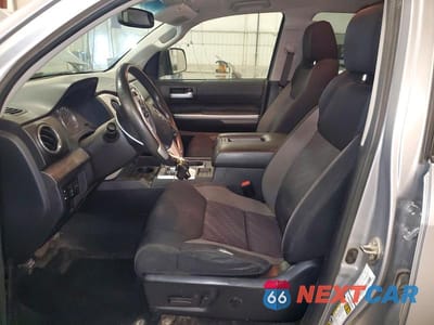 Zdjęcie 7 z 12 samochodu: 2017 TOYOTA TUNDRA SR5 VIN:5TFUW5F12HX630022 - miniatura