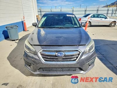 Piąte zdjęcie samochodu w środku: 2018 SUBARU LEGACY 2.5I PREMIUM VIN:4S3BNAC69J3012938 - miniatura