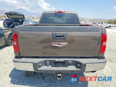 Zdjęcie 6 z 12 samochodu: 2008 CHEVROLET SILVERADO C2500 HEAVY DUTY VIN:1GCHC23KX8F116530 - miniatura