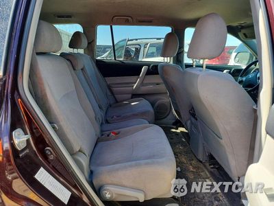 Zdjęcie 11 z 13 samochodu: 2013 TOYOTA HIGHLANDER BASE VIN:5TDBK3EH9DS207377 - miniatura