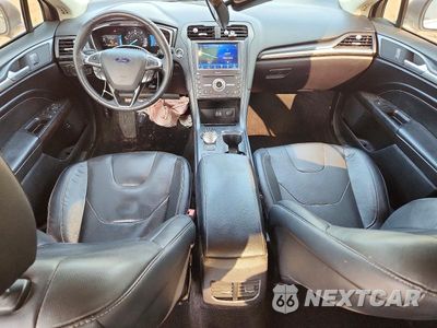 Zdjęcie 8 z 12 samochodu: 2020 FORD FUSION TITANIUM VIN:3FA6P0SU2LR158470 - miniatura