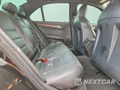 Zdjęcie 10 z 13 samochodu: 2009 MERCEDES-BENZ C 63 AMG VIN:WDDGF77X89F306727 - miniatura