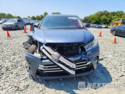 Piąte zdjęcie samochodu w środku: 2019 TOYOTA HIGHLANDER LE VIN:5TDZARFH5KS049247 - miniatura