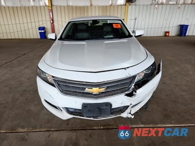 Piąte zdjęcie samochodu w środku: 2018 CHEVROLET IMPALA LT VIN:1G1105SA8JU137343 - miniatura