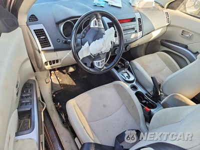 Zdjęcie 8 z 13 samochodu: 2012 MITSUBISHI OUTLANDER SE VIN:JA4AS3AWXCU004891 - miniatura
