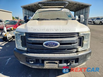 Piąte zdjęcie samochodu w środku: 2017 FORD F350 SUPER DUTY VIN:1FTRF3ATXHEC09826 - miniatura