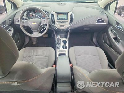 Zdjęcie 8 z 12 samochodu: 2017 CHEVROLET CRUZE LS VIN:1G1BC5SM6H7211003 - miniatura