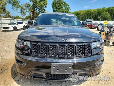 Piąte zdjęcie samochodu w środku: 2017 JEEP GRAND CHEROKEE LAREDO VIN:1C4RJFAGXHC951898 - miniatura