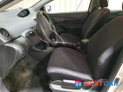 Zdjęcie 7 z 13 samochodu: 2007 TOYOTA YARIS BASE VIN:JTDBT923X71042546 - miniatura