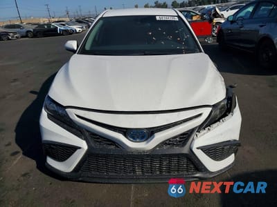 Piąte zdjęcie samochodu w środku: 2021 TOYOTA CAMRY HYBRID SE VIN:4T1G31AK3MU028364 - miniatura