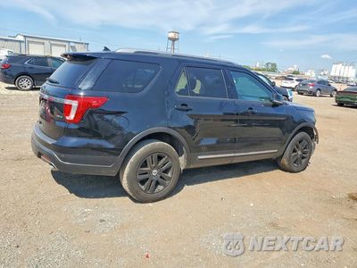 Trzecie zdjęcie samochodu z tyłu: 2018 FORD EXPLORER XLT VIN:1FM5K8D80JGC04722 - miniatura
