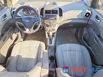 Zdjęcie 8 z 12 samochodu: 2012 CHEVROLET SONIC LT VIN:1G1JC6SH8C4122001 - miniatura