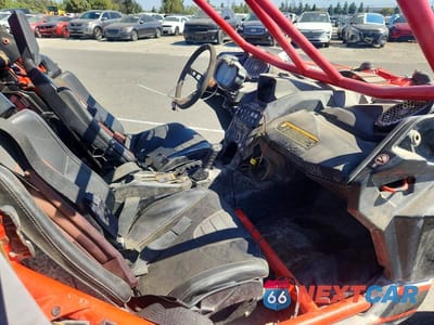 Piąte zdjęcie samochodu w środku: 2017 CAN-AM MAVERICK X3 UTILITY VEHICLE VIN:3JBVXAW49HK002581 - miniatura