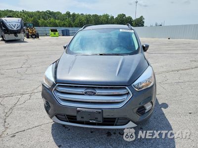 Piąte zdjęcie samochodu w środku: 2018 FORD ESCAPE SE VIN:1FMCU0GD9JUA23079 - miniatura