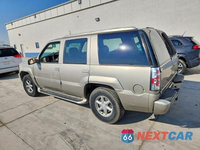 Drugie zdjęcie samochodu z przodu: 2000 CADILLAC ESCALADE LUXURY VIN:1GYEK63R3YR180864 - miniatura