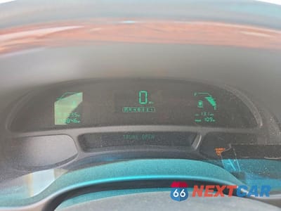 Zdjęcie 9 z 13 samochodu: 2001 CADILLAC DEVILLE VIN:1G6KD54Y01U299898 - miniatura
