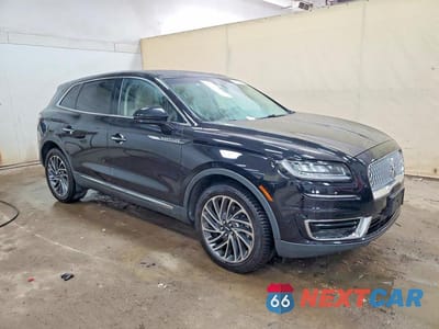 Czwarte zdjęcie samochodu z boku: 2019 LINCOLN NAUTILUS RESERVE VIN:2LMPJ8L92KBL40689 - miniatura