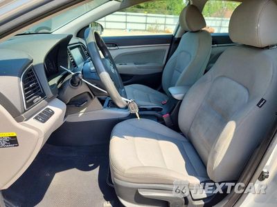 Zdjęcie 7 z 12 samochodu: 2017 HYUNDAI ELANTRA SE VIN:5NPD84LF1HH017244 - miniatura