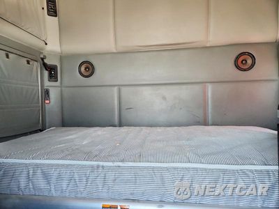 Zdjęcie 10 z 13 samochodu: 2018 KENWORTH T680 SEMI TRUCK VIN:1XKYD49X1JJ189823 - miniatura