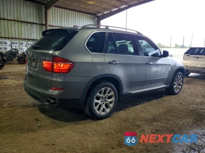 Trzecie zdjęcie samochodu z tyłu: 2013 BMW X5 XDRIVE35I VIN:5UXZV4C58D0E03223 - miniatura
