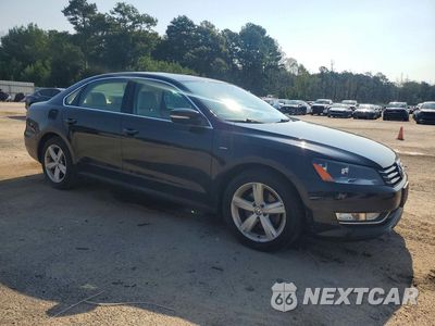 Czwarte zdjęcie samochodu z boku: 2015 VOLKSWAGEN PASSAT S VIN:1VWAT7A38FC092959 - miniatura