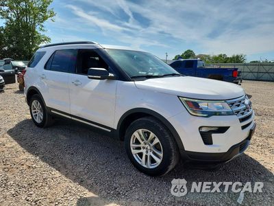 Czwarte zdjęcie samochodu z boku: 2019 FORD EXPLORER XLT VIN:1FM5K8D8XKGA38517 - miniatura