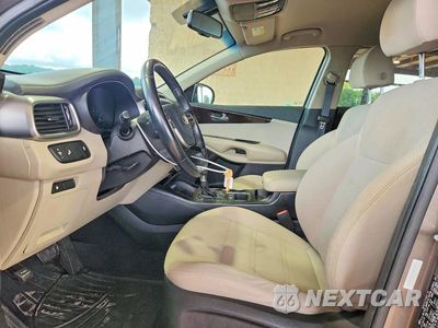 Zdjęcie 7 z 14 samochodu: 2019 KIA SORENTO LX VIN:5XYPG4A36KG528780 - miniatura