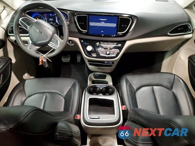 Zdjęcie 8 z 13 samochodu: 2024 CHRYSLER PACIFICA TOURING L VIN:2C4RC1BG1RR182616 - miniatura
