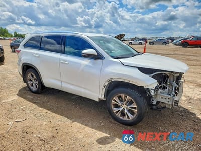 Czwarte zdjęcie samochodu z boku: 2015 TOYOTA HIGHLANDER XLE VIN:5TDJKRFH0FS192798 - miniatura