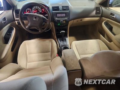 Zdjęcie 8 z 12 samochodu: 2004 HONDA ACCORD LX VIN:1HGCM56314A152161 - miniatura