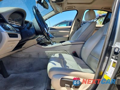 Zdjęcie 7 z 12 samochodu: 2014 BMW 528 I VIN:WBA5A5C50ED504746 - miniatura