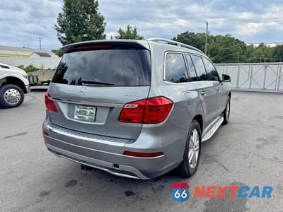 Trzecie zdjęcie samochodu z tyłu: 2016 MERCEDES-BENZ GL 450 4MATIC VIN:4JGDF6EE2GA678093 - miniatura