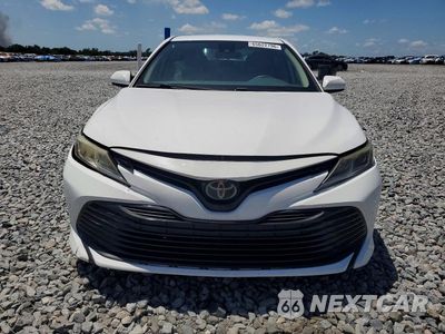 Piąte zdjęcie samochodu w środku: 2019 TOYOTA CAMRY LE VIN:4T1B11HK1KU244801 - miniatura
