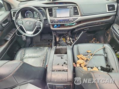 Zdjęcie 8 z 13 samochodu: 2017 TOYOTA HIGHLANDER XLE VIN:5TDJZRFH3HS514297 - miniatura