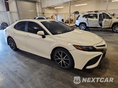 Czwarte zdjęcie samochodu z boku: 2021 TOYOTA CAMRY SE VIN:4T1T11BK2MU031002 - miniatura