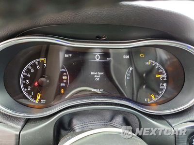 Zdjęcie 9 z 13 samochodu: 2021 JEEP GRAND CHEROKEE LAREDO VIN:1C4RJEAG5MC819815 - miniatura