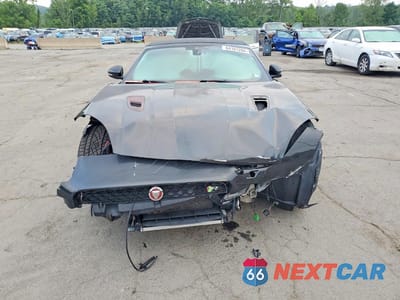 Piąte zdjęcie samochodu w środku: 2016 JAGUAR F-TYPE R VIN:SAJWJ6HL8GMK34044 - miniatura