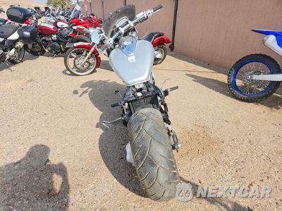 Czwarte zdjęcie samochodu z boku: 2006 SUZUKI M109R / VZR1800 K6 VIN:JS1VY53A762105254 - miniatura