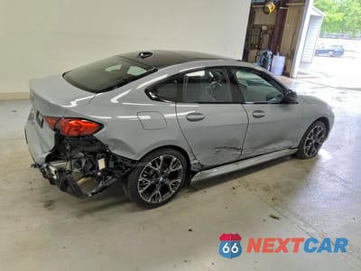 Trzecie zdjęcie samochodu z tyłu: 2026 BMW 228 VIN:WBA83GG08T7U80998 - miniatura