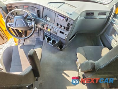 Zdjęcie 8 z 14 samochodu: 2024 FREIGHTLINER CASCADIA 126 SEMI TRUCK VIN:3AKJHHDR0RSUN1278 - miniatura