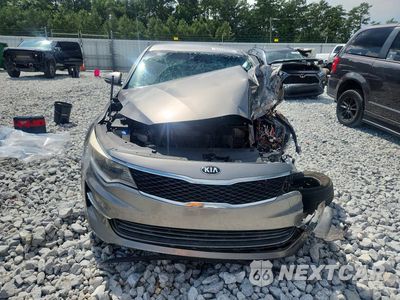 Piąte zdjęcie samochodu w środku: 2017 KIA OPTIMA LX VIN:5XXGT4L35HG164485 - miniatura