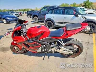Trzecie zdjęcie samochodu z tyłu: 2005 HONDA CBR600 RR VIN:JH2PC37045M205938 - miniatura