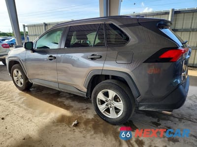 Drugie zdjęcie samochodu z przodu: 2021 TOYOTA RAV4 XLE VIN:2T3W1RFV0MC134511 - miniatura
