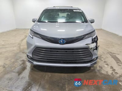 Piąte zdjęcie samochodu w środku: 2025 TOYOTA SIENNA WOODLAND EDITION VIN:5TDCSKFC9SS176307 - miniatura