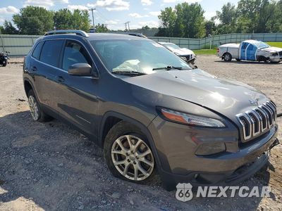 Czwarte zdjęcie samochodu z boku: 2017 JEEP CHEROKEE LATITUDE VIN:1C4PJMCS8HW500562 - miniatura