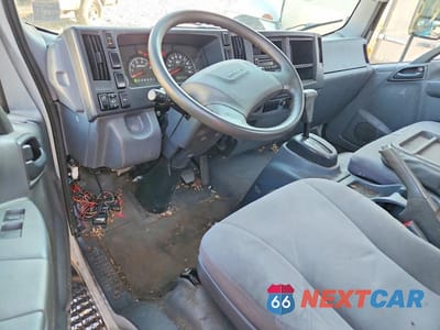 Zdjęcie 8 z 13 samochodu: 2019 ISUZU NPR HD VIN:54DC4W1B1KS811765 - miniatura