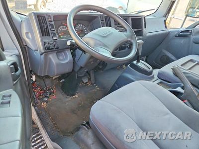 Zdjęcie 8 z 13 samochodu: 2019 ISUZU NPR HD VIN:54DC4W1B1KS811765 - miniatura
