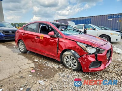 Czwarte zdjęcie samochodu z boku: 2018 HYUNDAI ACCENT SE VIN:3KPC24A34JE015701 - miniatura